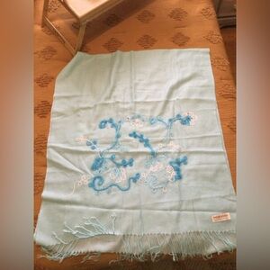Shawl 70% Pashima 40% silk 27x64 soft blue with scroll design